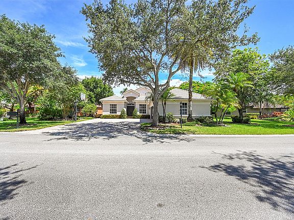 3rd image of 11163 NW 69TH Place