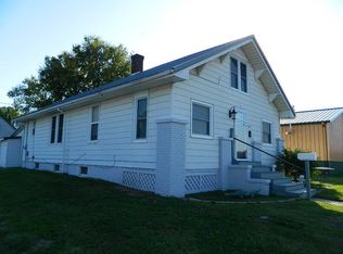 400 W Delaware St, Fairfield, IL 62837