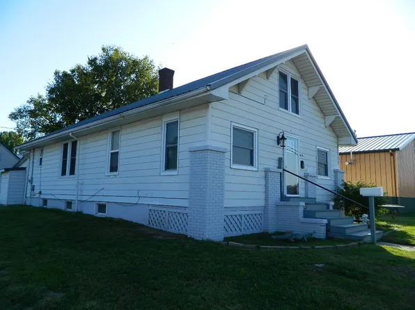 400 W Delaware St, Fairfield, IL 62837