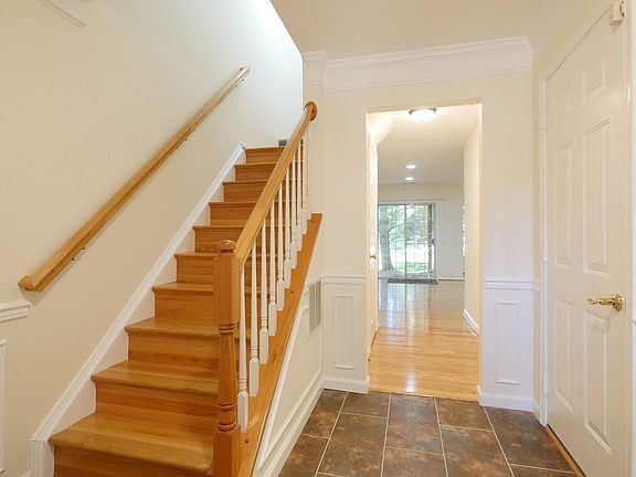 Breaktaking Foyer