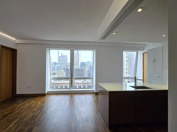 400 Fifth Avenue image 2 of 22