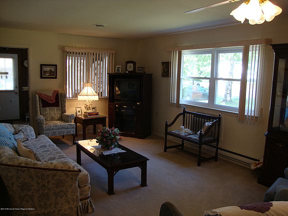 5th image of 156A Constitution Blvd