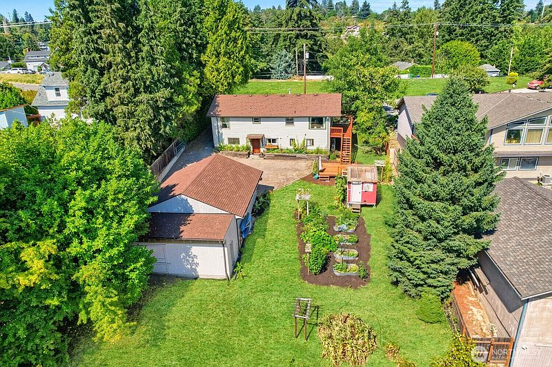 2nd image of 909 SW Langston Road