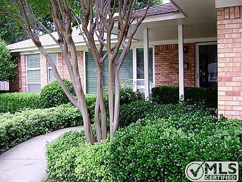 1st image of 706 Dumont Dr
