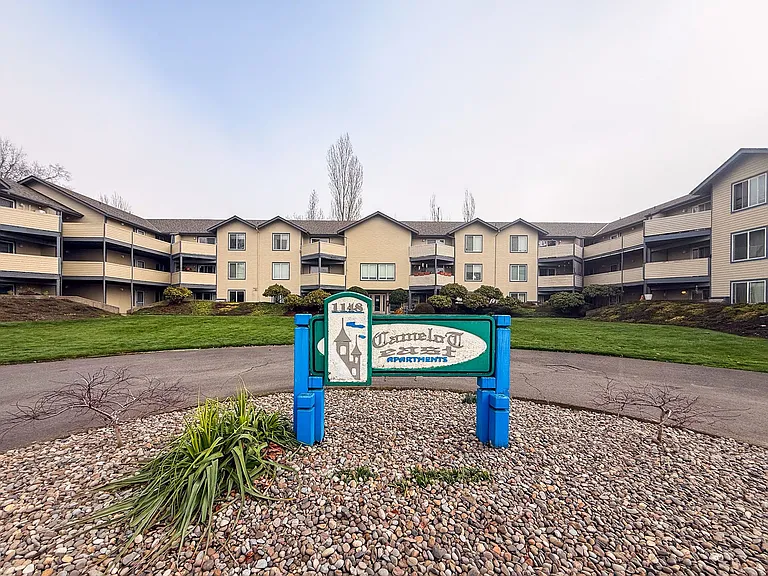 North Salem Apartment Complex With Washer/Dryer! ~ Camelot — Photo 14