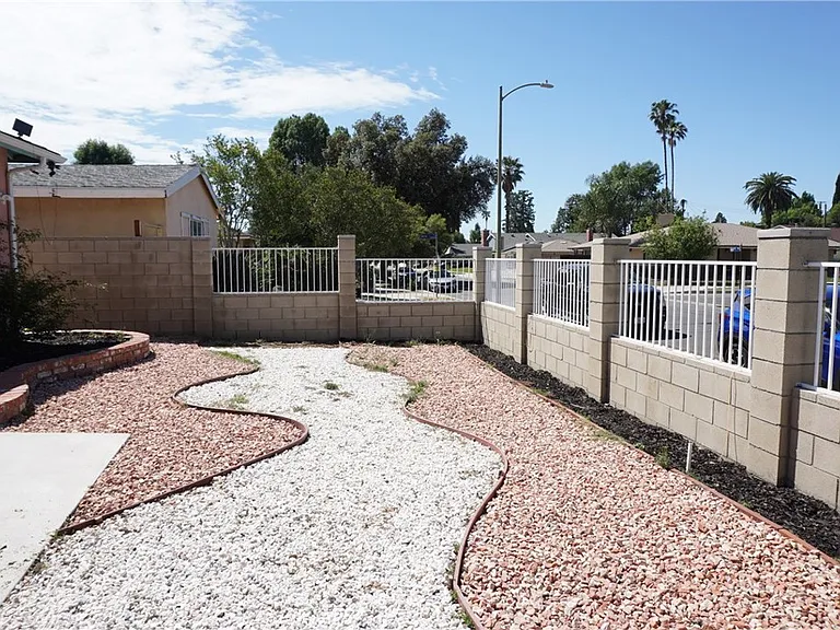 8824 Quartz Ave — Photo 27