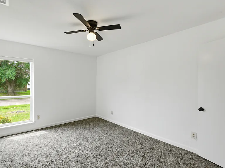 9305 Shipman St — Photo 16