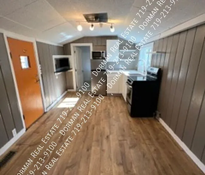 229 1/2 Lilac St — Photo 5