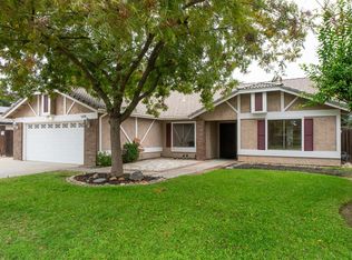 2549 Purvis Ave, Clovis, CA 93611