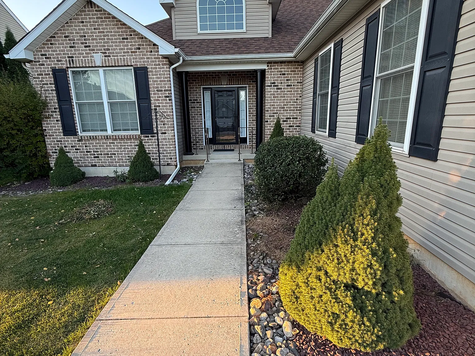 3 bed, 2200 sqft, $2,900 — Photo 3