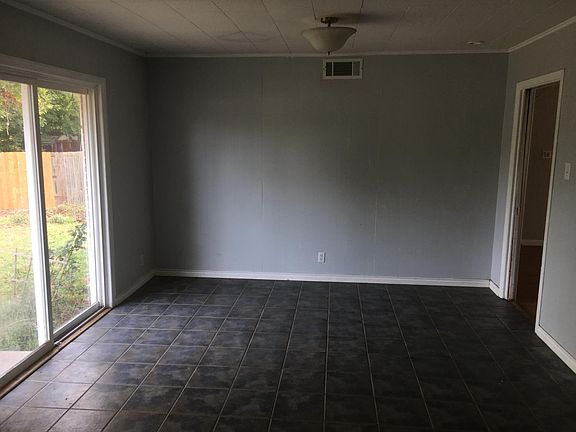 3rd image of 4009 Western Cir