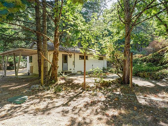 4th image of 5142 W Saanich Rd