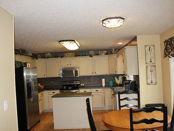 4th image of 4754 Riverwalk Dr