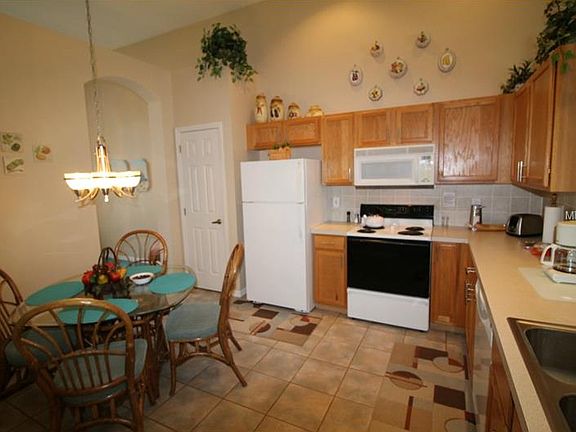 4th image of 224 Santana Pl