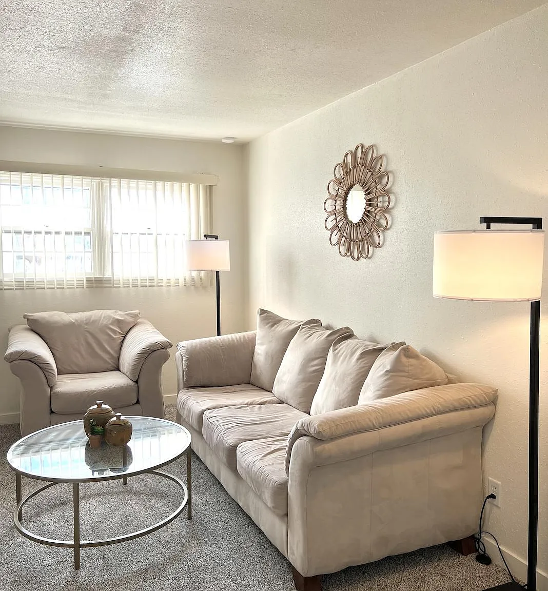 1 bed, 700 sqft, $1,875 — Photo 3