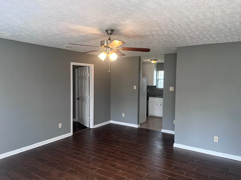 4518 Oak Shadows Dr — Photo 2