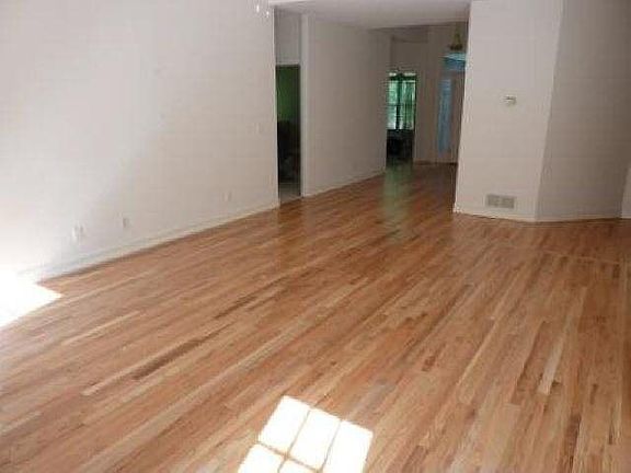 4th image of 122 Mountain Brooke Dr