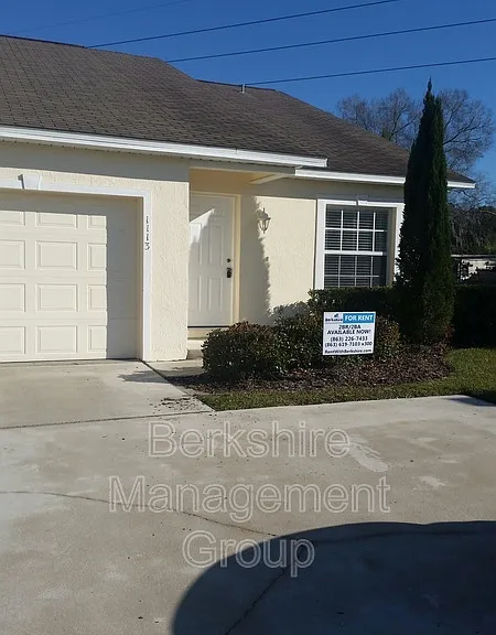 1113 Pogonia Dr — Photo 1