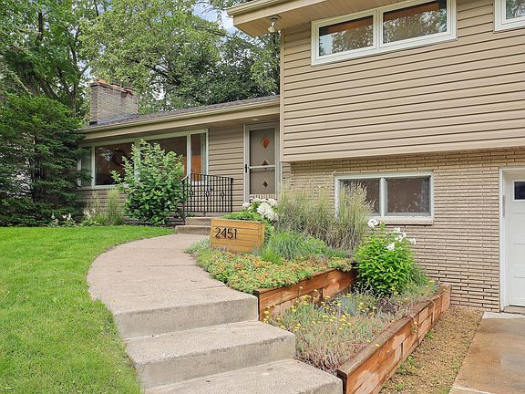 4th image of 2451 Holton St