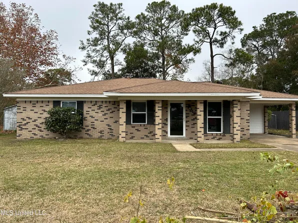 218 Alverado Dr, Long Beach, MS 39560