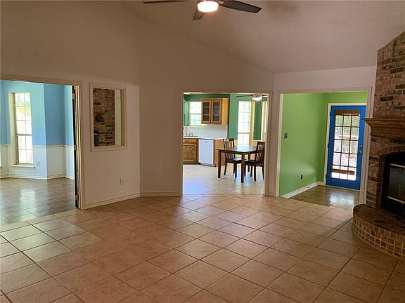 2nd image of 190 Kaelepulu Dr