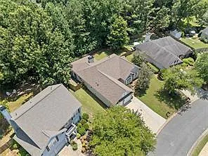 304 Laurel Glen Xing — Photo 35