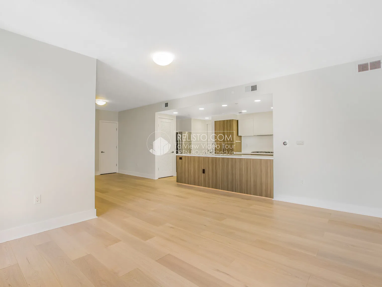 2 bed, 2.0 bath, 1330 sqft, $6,295 — Photo 4