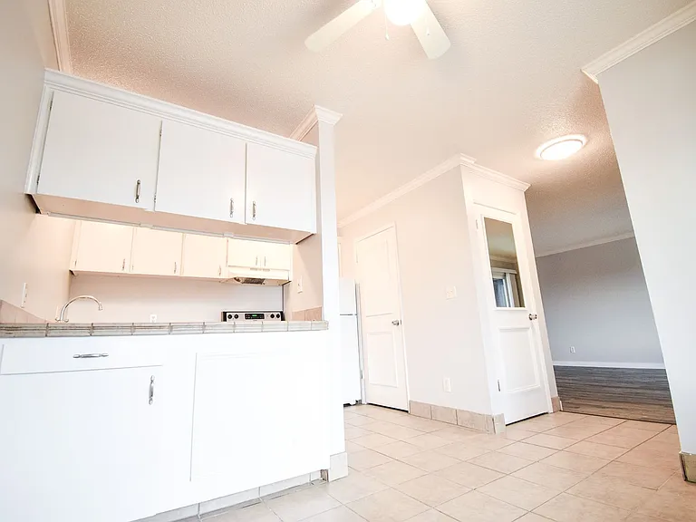 Vista Hills Apartments — Photo 5