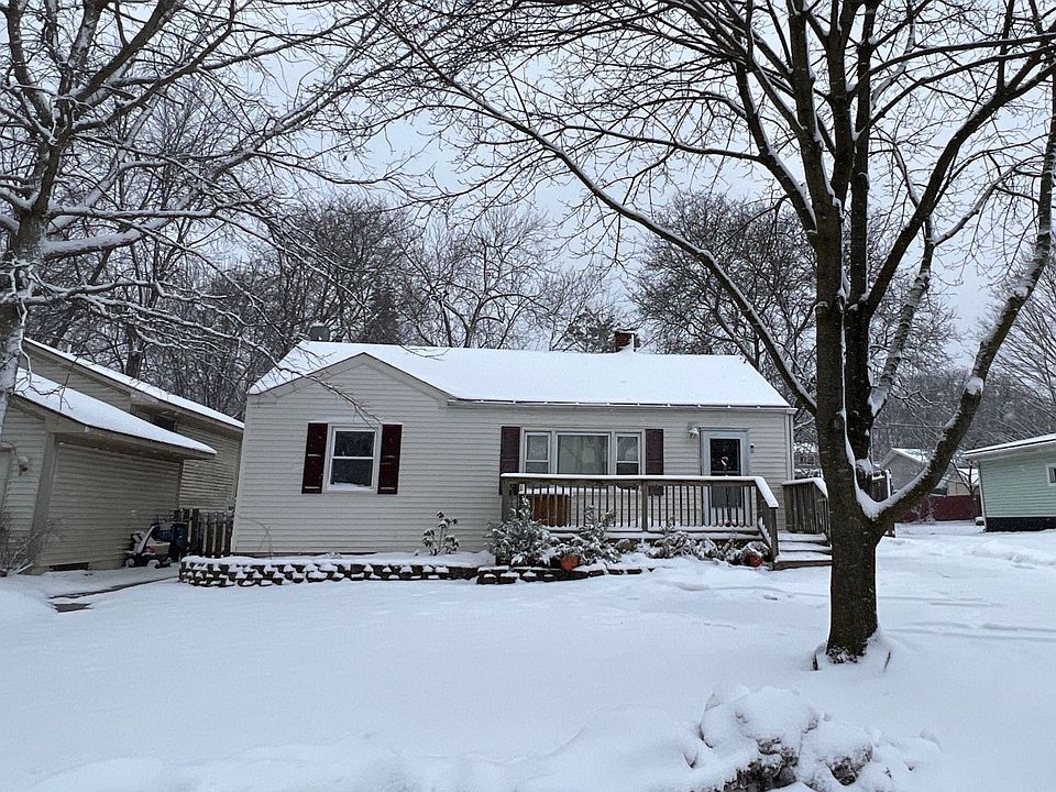 1st image of 880 Ledyard Ave