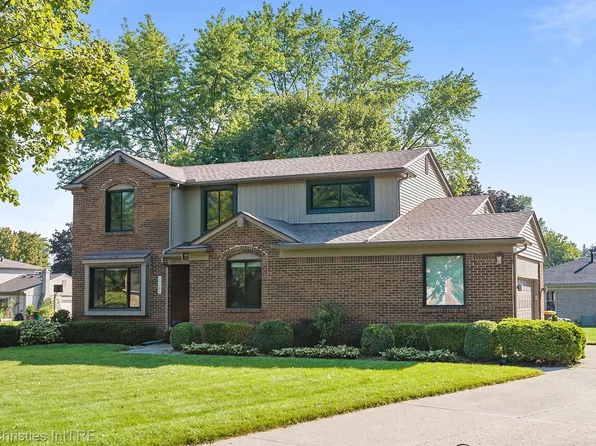 35181 Glengary Cir, Farmington Hills, MI 48331
