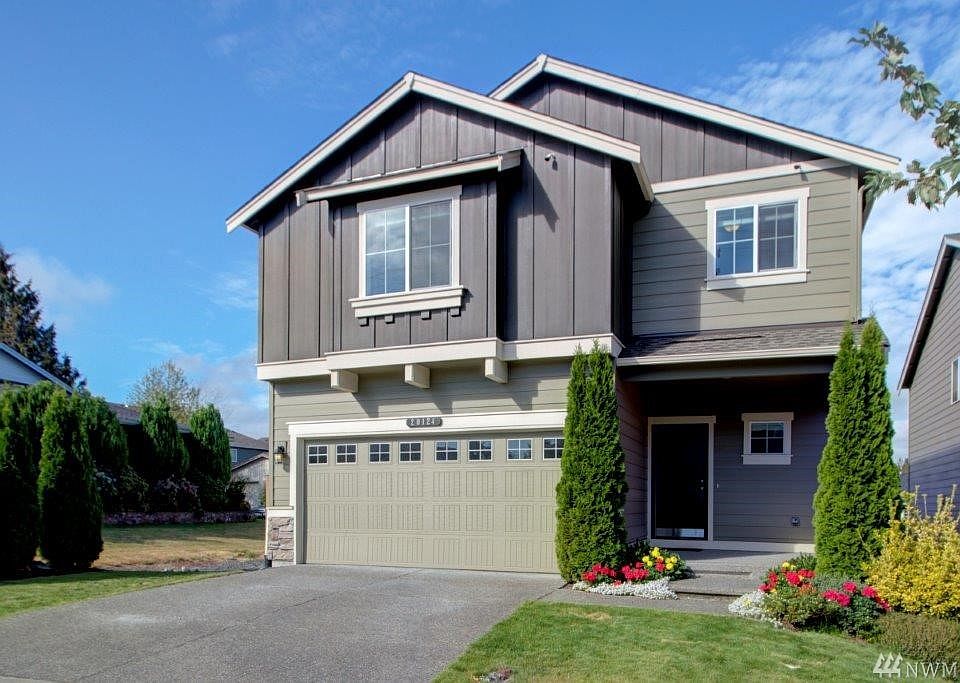 Front with nice porch