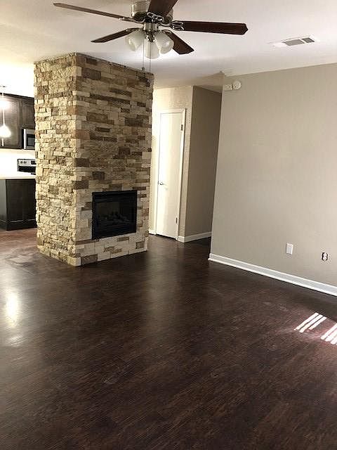 1st image of 414 Vicki St