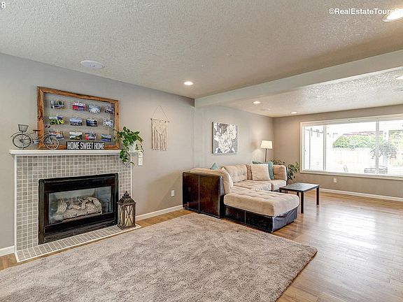 4th image of 962 SE 56th Ave