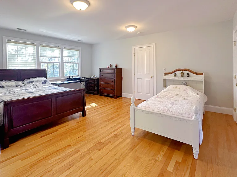 11 Oakland St — Photo 39