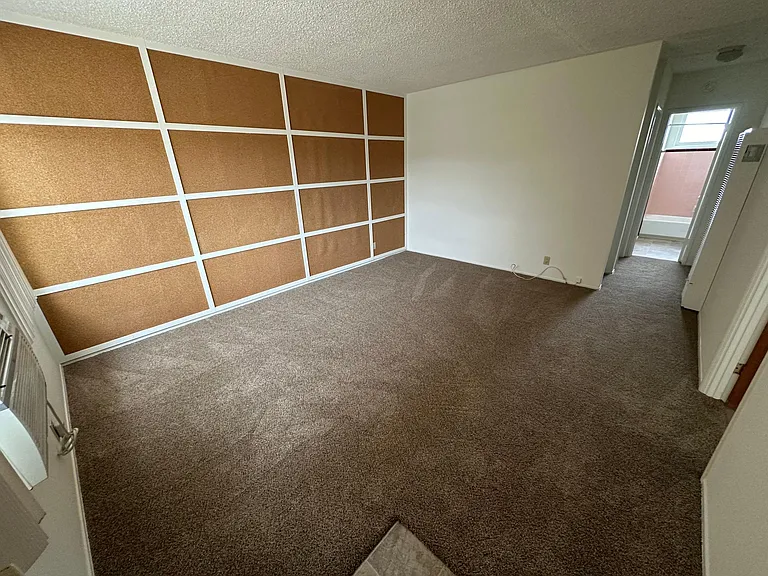 24982 Court St #B — Photo 5