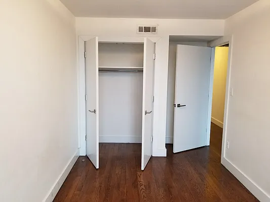 Rented by Premier Metro Realty Corp | media 33