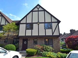27 Chelsea Ct, Ramsey, NJ 07446