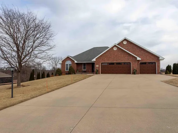 16950 Daisy Trl, Dubuque, IA 52001