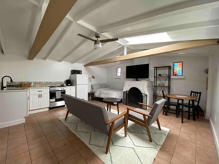 1022 Law St #B — Photo 8