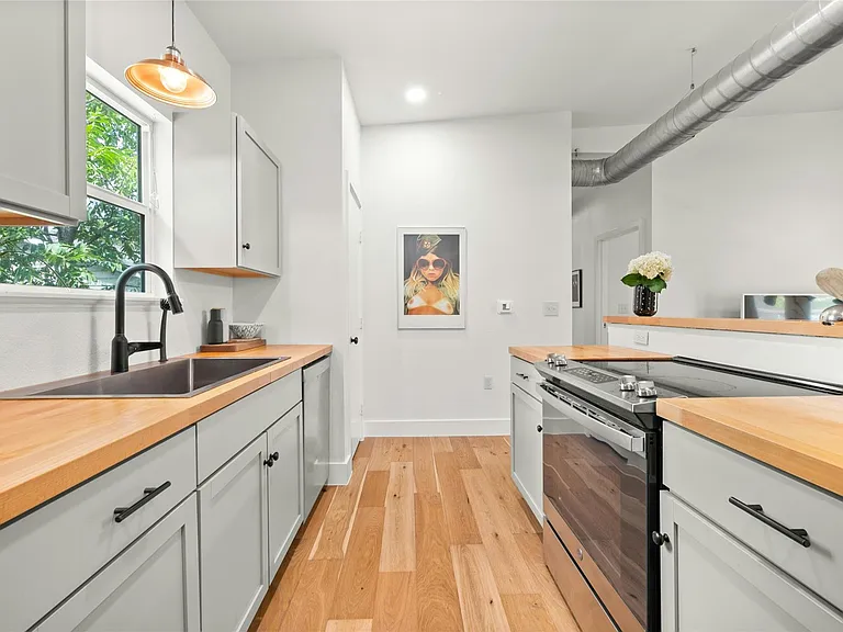 602 Persimmon St — Photo 10