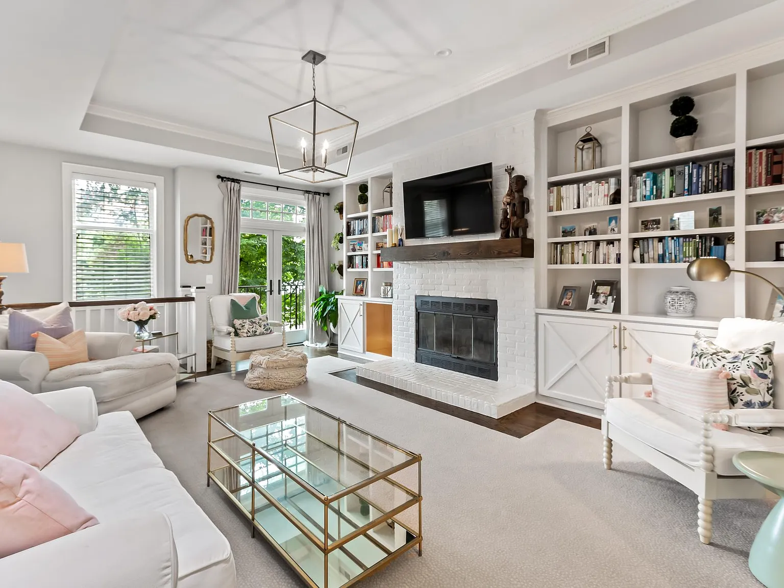 3 bed, 2.5 bath, 1718 sqft, $4,200 — Photo 4