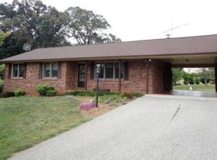 217 W Otter Ridge Dr, Goode, VA 24556