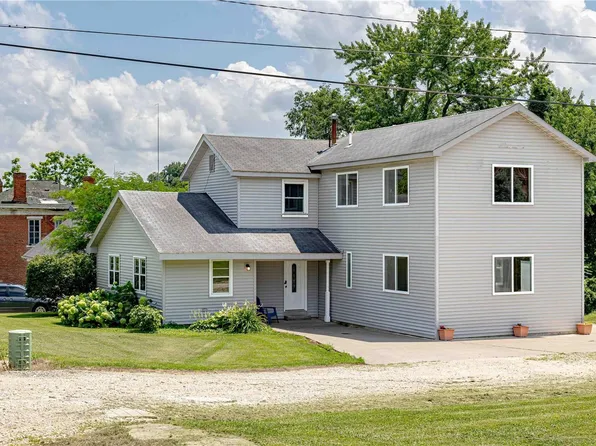 109 N 4th St, Clarksville, MO 63336
