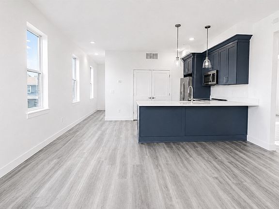 4th image of 67 Harvest St #2