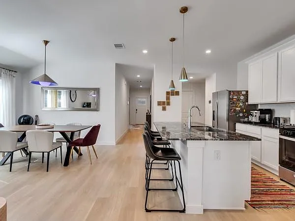 1518 Merulana Ln — Photo 2