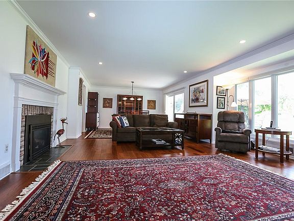 5th image of 6 Hastings Cir