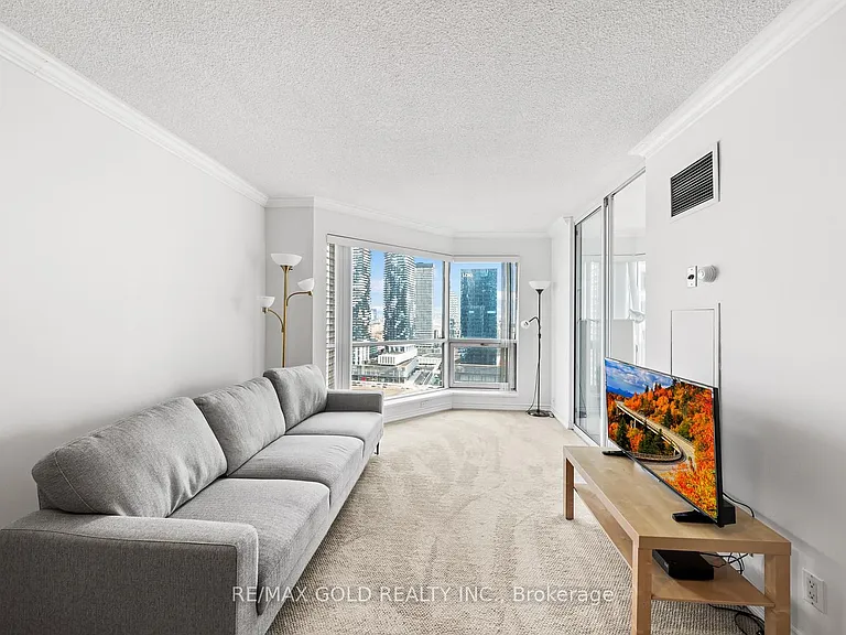 10 Yonge St #2710 — Photo 4