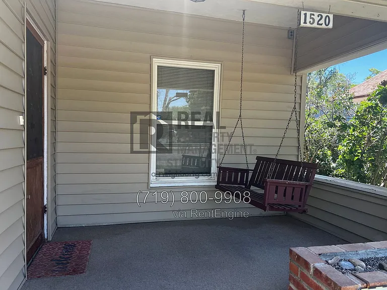 1520 E 8th St — Photo 22