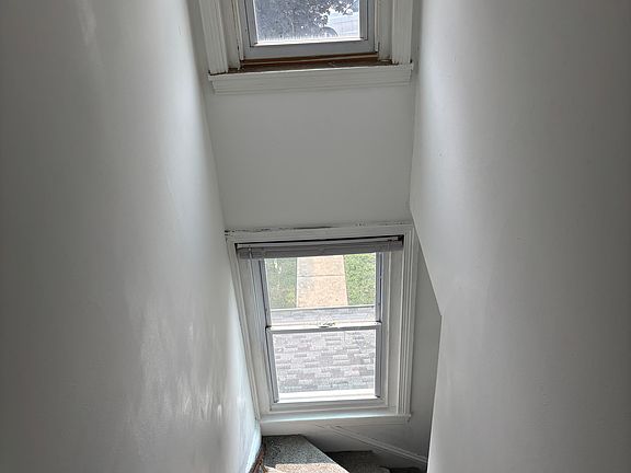 4th image of 129 N Church St Floor 2