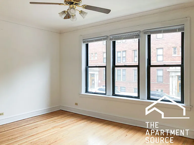 3915 N Greenview Ave #1 — Photo 3
